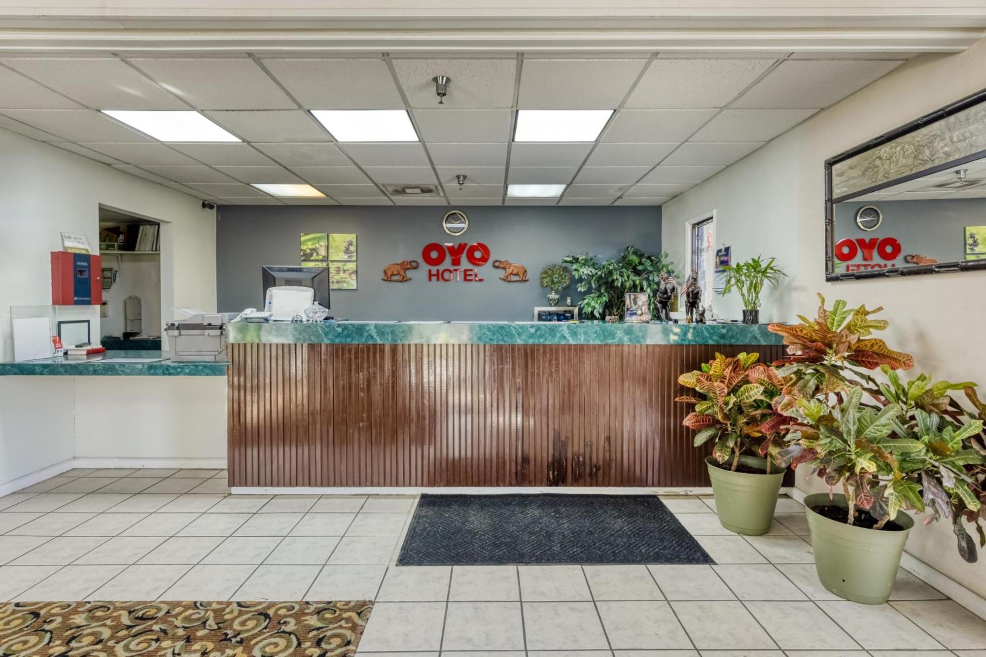 Oyo Hotel Grenada West Exteriér fotografie